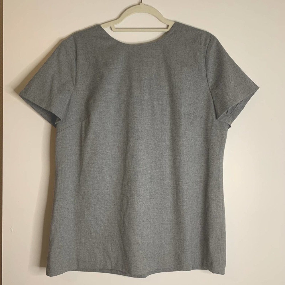 BANANA REPUBLIC Gray back tie bow detail blouse/top short sleeve size large NWT